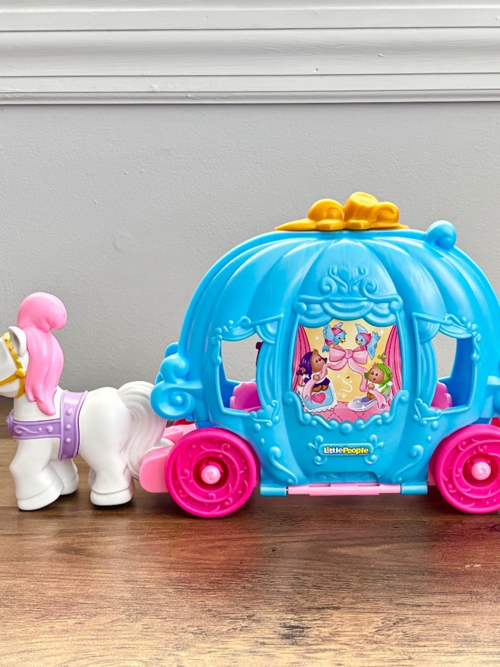Fisher Price 2021 Little People Disney Princess Cinderellas Dancing Carriage Set